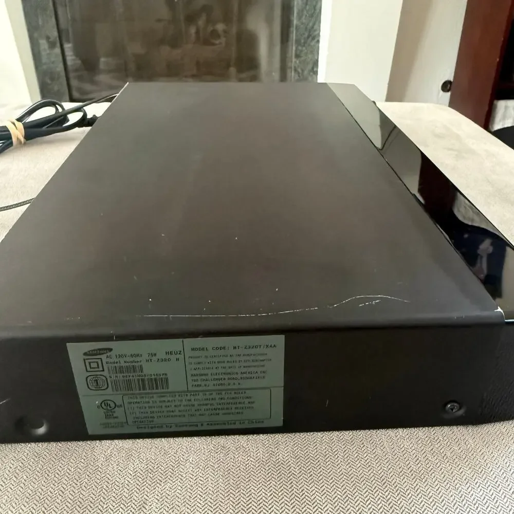 Samsung HT-Z320 DVD Home Theater Receiver Main Unit Powers On No Remote